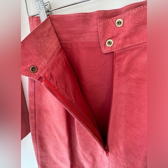 Danier Leather - Suede Jacket & Pencil Skirt Set - Bright Pink - Size 6 - Picture 15 of 15